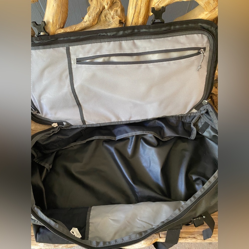 Wilson Clash Large Racquet Bag - Picture 5 of 11